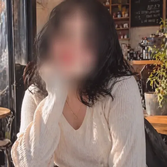 Ada, 25