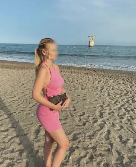 Emma, 19