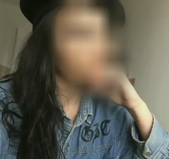 Isabelle, 28