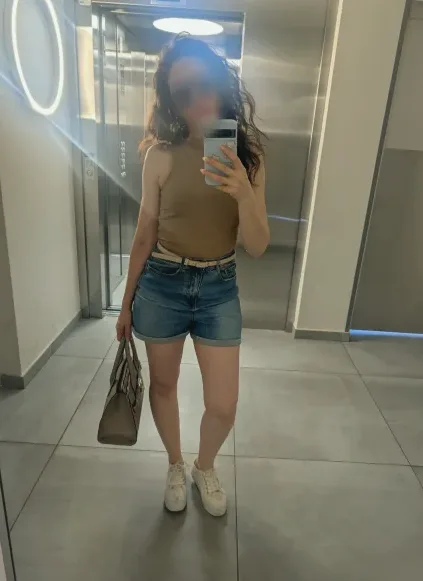 Isabelle, 40
