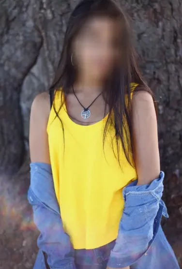 Isobel, 32