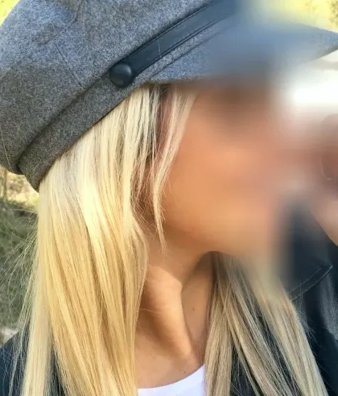Isobel, 31