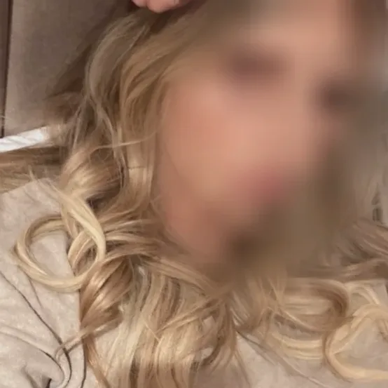 Niamh, 28