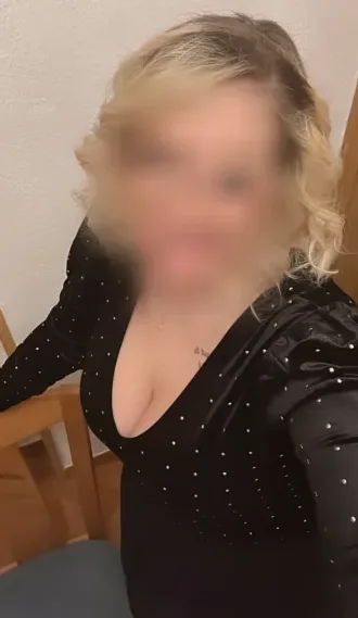 Sophie, 37